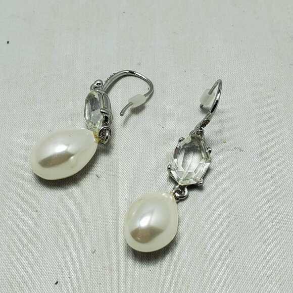 Bijou silver and Pearl drop fish hook earring - Picture 5 of 5